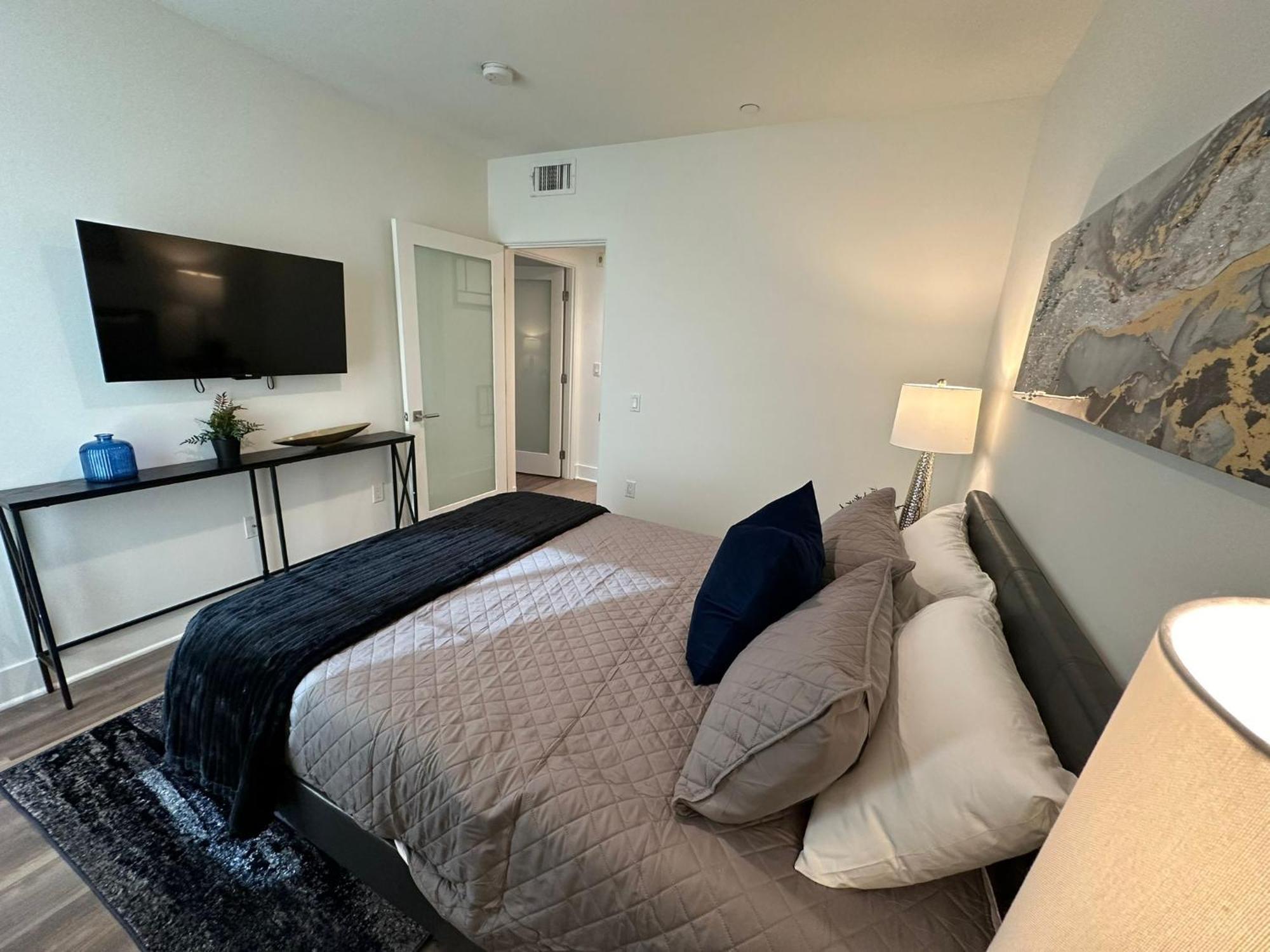 The Century City Cozy 3 Bedroom Apartment With Free Parking! Los Angeles Eksteriør billede